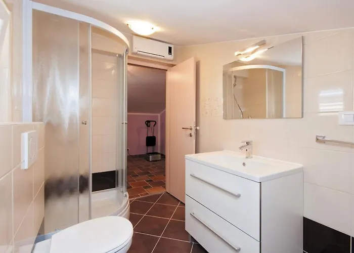 Luxury With A Swimming Pool - Gonar, Rab - 15575 * Supetarska Draga