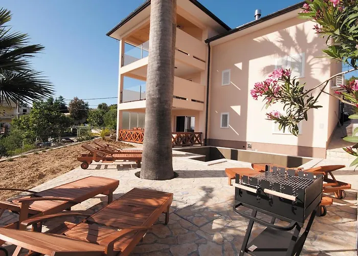 Villa Luxury With A Swimming Pool - Gonar, Rab - 15575