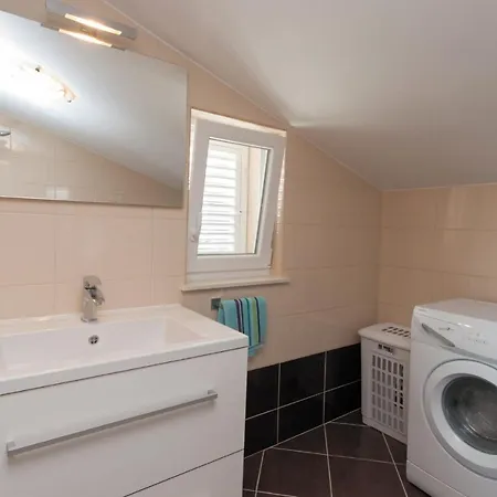 Luxury With A Swimming Pool - Gonar, Rab - 15575 *