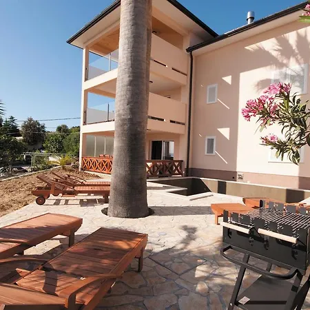 Vilă Luxury With A Swimming Pool - Gonar, Rab - 15575