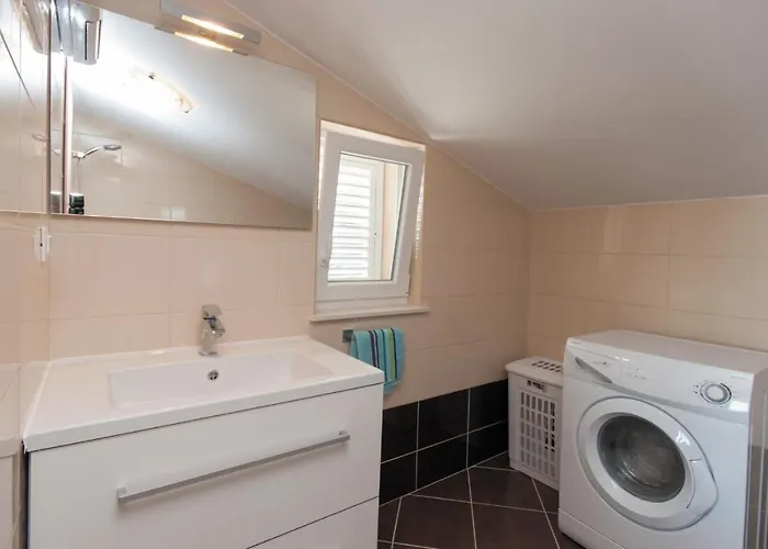 Luxury With A Swimming Pool - Gonar, Rab - 15575 *